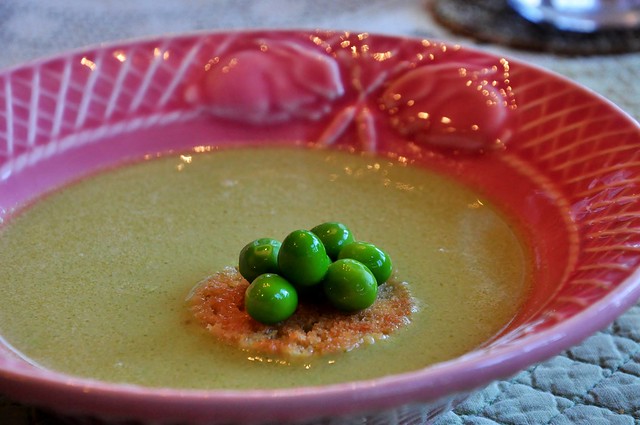 easter 2018 pea_soup with crouton