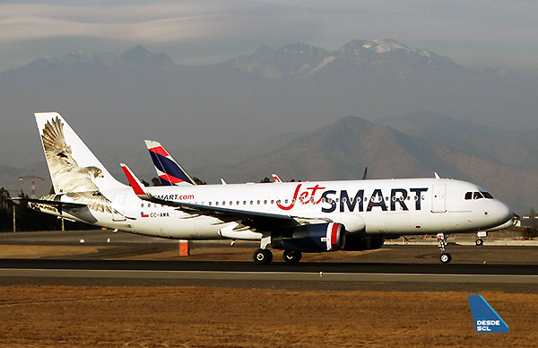 JetSMART A320 CC-AWA rotate (RD)