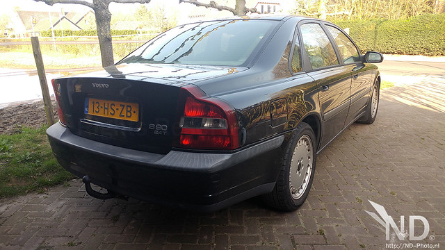 Volvo S80 2.4T rear view
