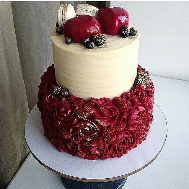 Cake by Chocolate and Cakes