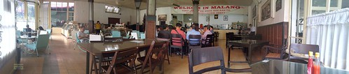 asia asean seasia indonesia indonesian java eastjava jawatimur malang panorama restaurant people person canadagood 2017 thisdecade color colour cameraphone javanese