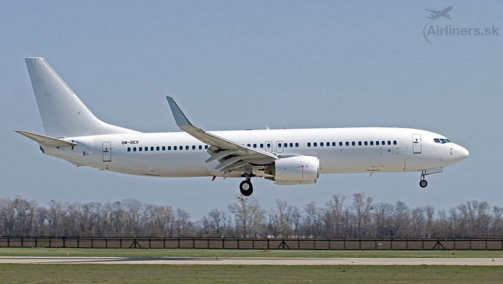 OM-GEX Boeing 737-8AS Air Explore