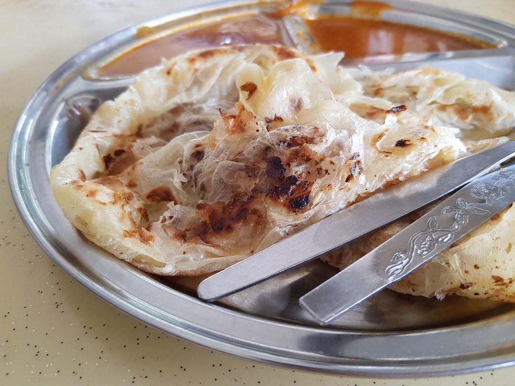 Roti Canai 印度煎饼 $1.20 & Teh Tarik 奶茶 $1.60 @ Restoran Al-Arafa Maju Sepang