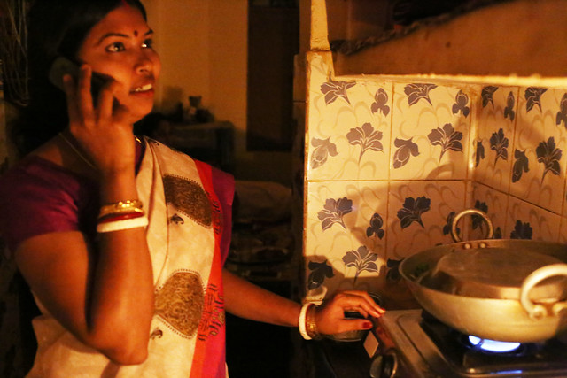 Julia Child in Delhi – Professional Cook Archana Das Cooks the Bengali Panchmishali Subzi in Her Kitchen, Chilla Village