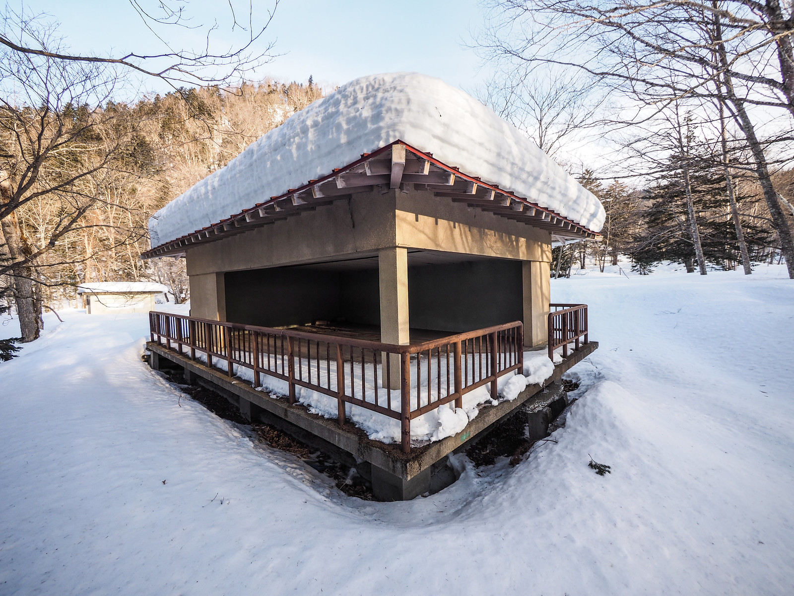 Shikaribetsu Gorge Onsen winter ski camping (Hokkaido, Japan)