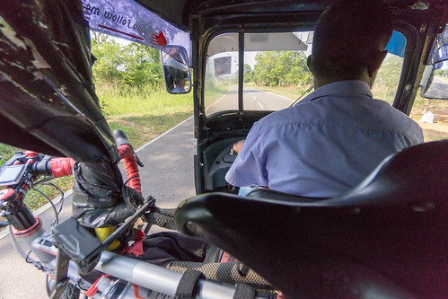 fahrrad genesistourdefer radtour tuktuk urlaub pahalamaragahawewa northcentralprovince srilanka lk