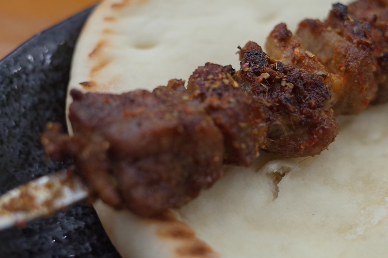 池袋西口蘭州拉麺火焔山新疆風ラム肉の串焼き