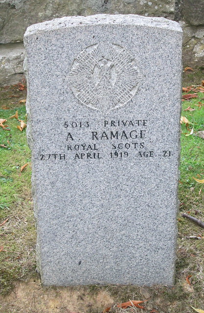 Cockpen and Carrington Kirkyard, War Grave 6