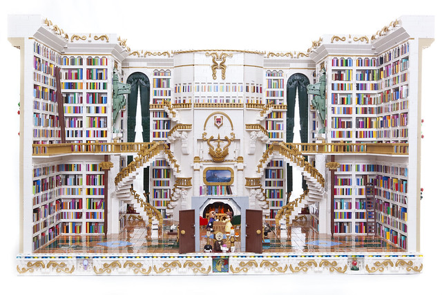 Beauty and the Beast Library - La Belle et la Bête