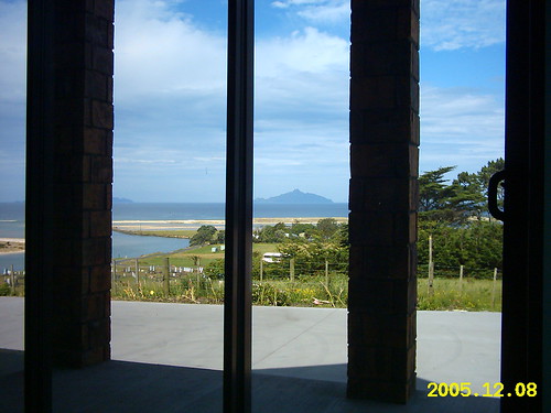 2005 newzealand sky holiday window nz bb northland nz2005 nz05 waipu domesticinterior zanyshaven holidayaccommodation viewthroughawindow corralies jacqistravels