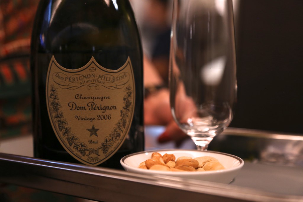 Singapore Airlines First Class Suites champagne
