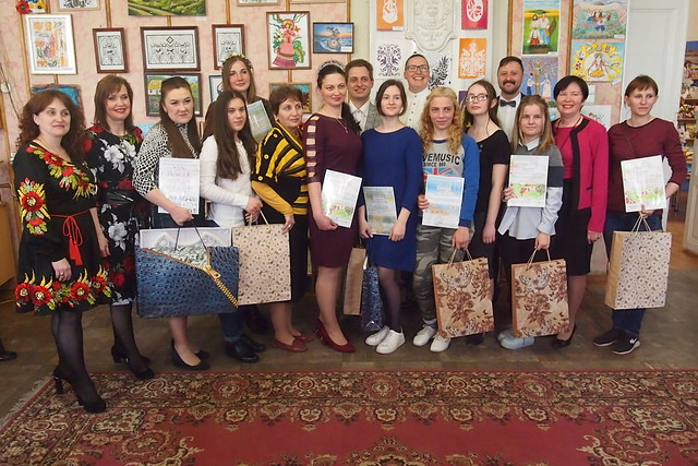 Етно-паті “Українська спадщина в руках молоді”