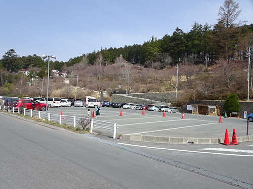 三峯神社の駐車場