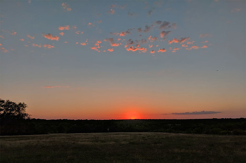 sunset dusk bluehour shadows crimsoncloudssky field horizon bigsky plains hills landscape space vast spread infinity flat texas