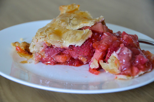 Homemade Strawberry Rhubarb Pie