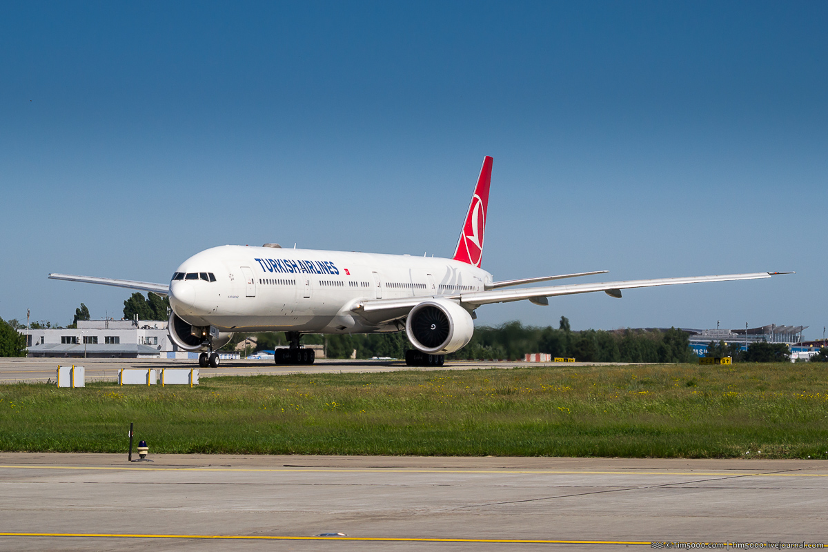Самолеты финала Лиги Чемпионов 2018. ChampionSpotting KBP. Boeing 777-300 TC-JLL Karadeniz Turkish Airlines