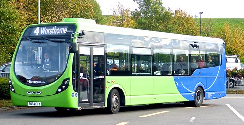 SN64 CTY ‘The Burnley Bus Company’ No. 611. Wright Streetlite D/F on ‘Dennis Basfords’s railsroadsrunways.blogspot.co.uk’
