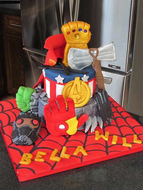 Avengers Cake: Infinity War by Andrea Alejandra