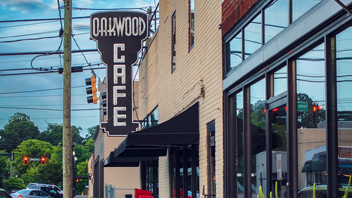 dalton georgia oakwoodcafe restaurants signs streetscapes