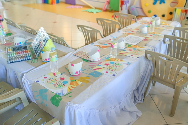 kiddie table (1)