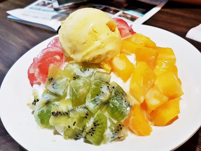 Shaved Ice Mixed Fruits