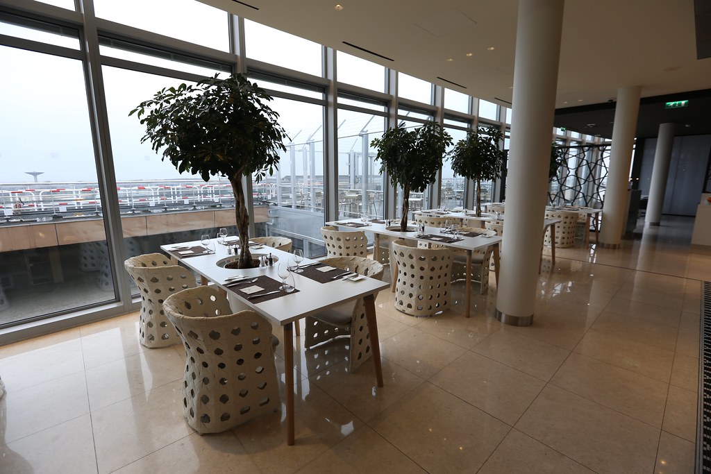 Qatar lounge at Paris CDG 45