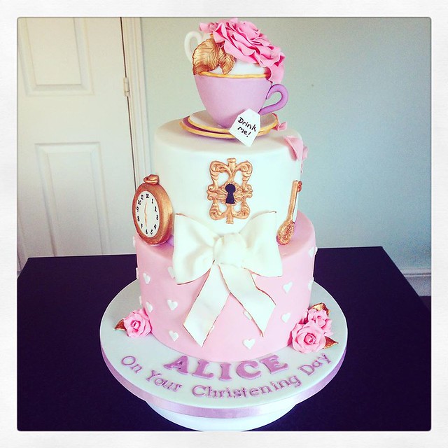 Cake by Chloe Cakes and Bakes