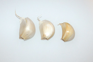 04 - Zutat Knoblauchzehen / Ingredient garlic