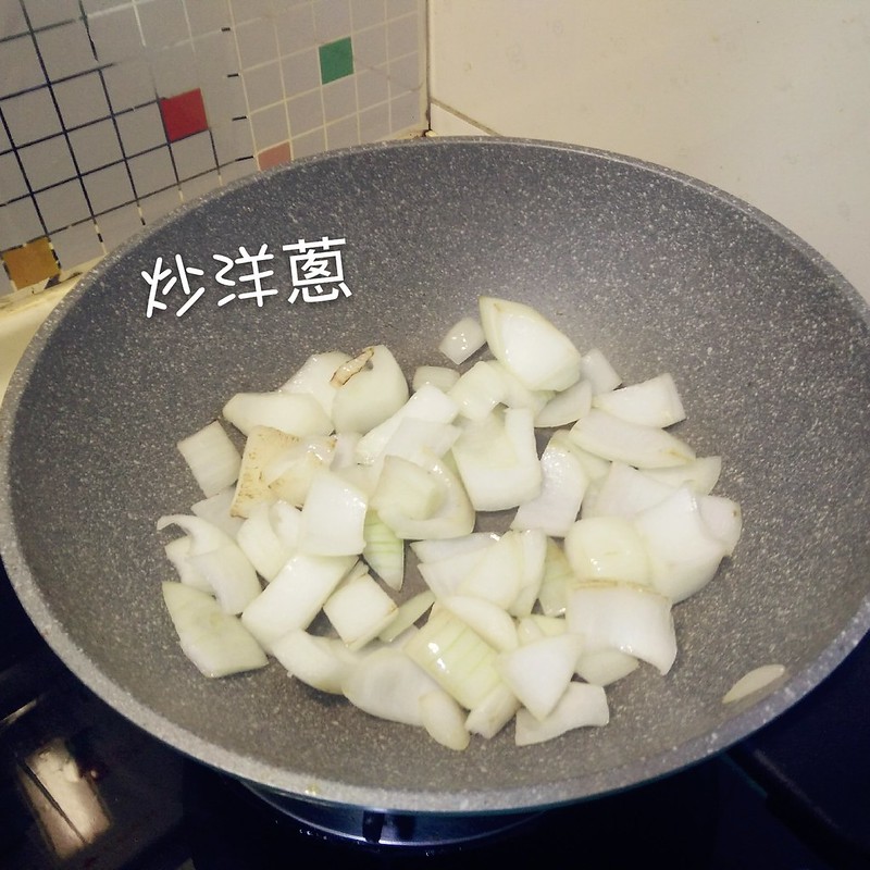 白醬雞肉佐洋蔥花椰菜