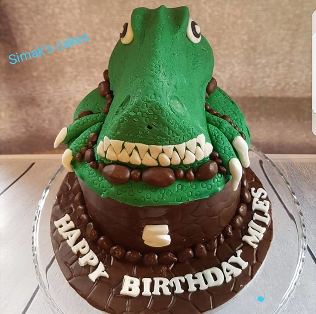Cake by Simak's cakes and bakes