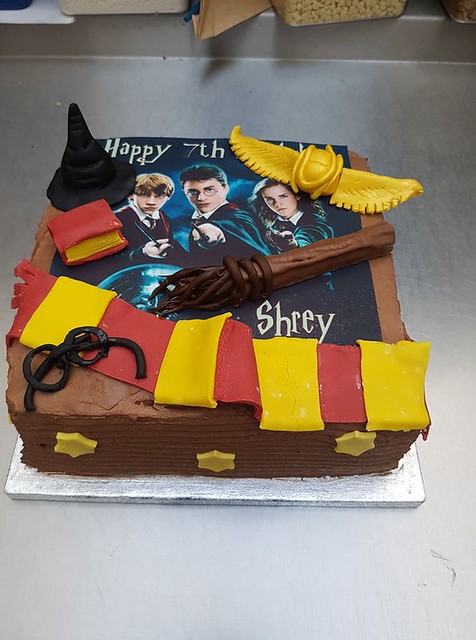 Harry Potter Cake by Deliciouscakes4u