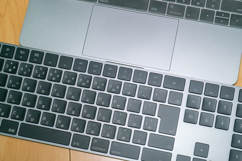 黒い…どこまでも黒い……スペースグレイのテンキー付きMagic Keyboardを 
