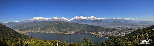 nepal pokhara annapurna mountainrange lake machapuchare phewa