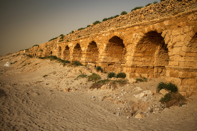Ruinas de Cesarea, acueducto