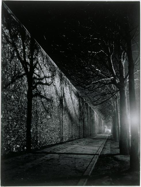 Le mur de la prison de la Santé, boulevard Arago 1932 Uti 465