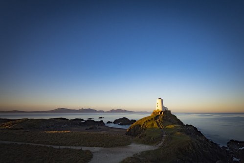 lighthouse llanddwyn tŵrmawrlighthouse wales cymru sunrise uk nikond7200 sigma1020 lukaszlukomski landscape longexposure