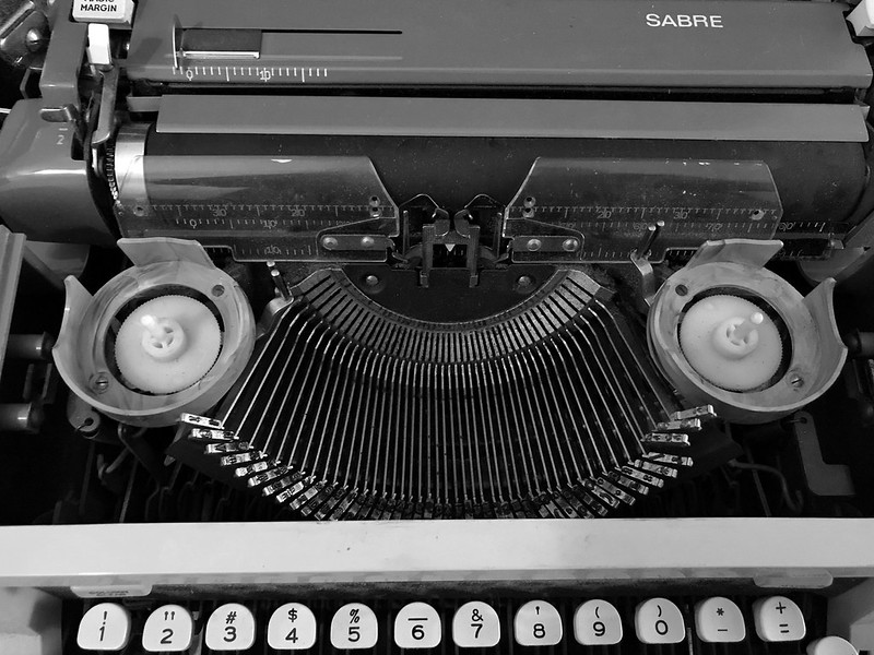Royal Sabre portable typewriter with Magic Margin key
