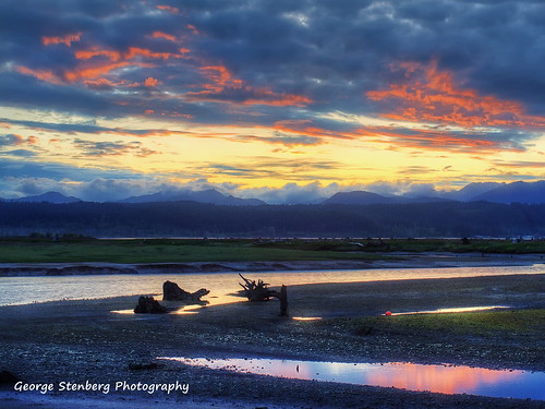 washingtonstate pacificnorthwest hoodcanal skokomishriver twilight sunset reflections water clouds serene
