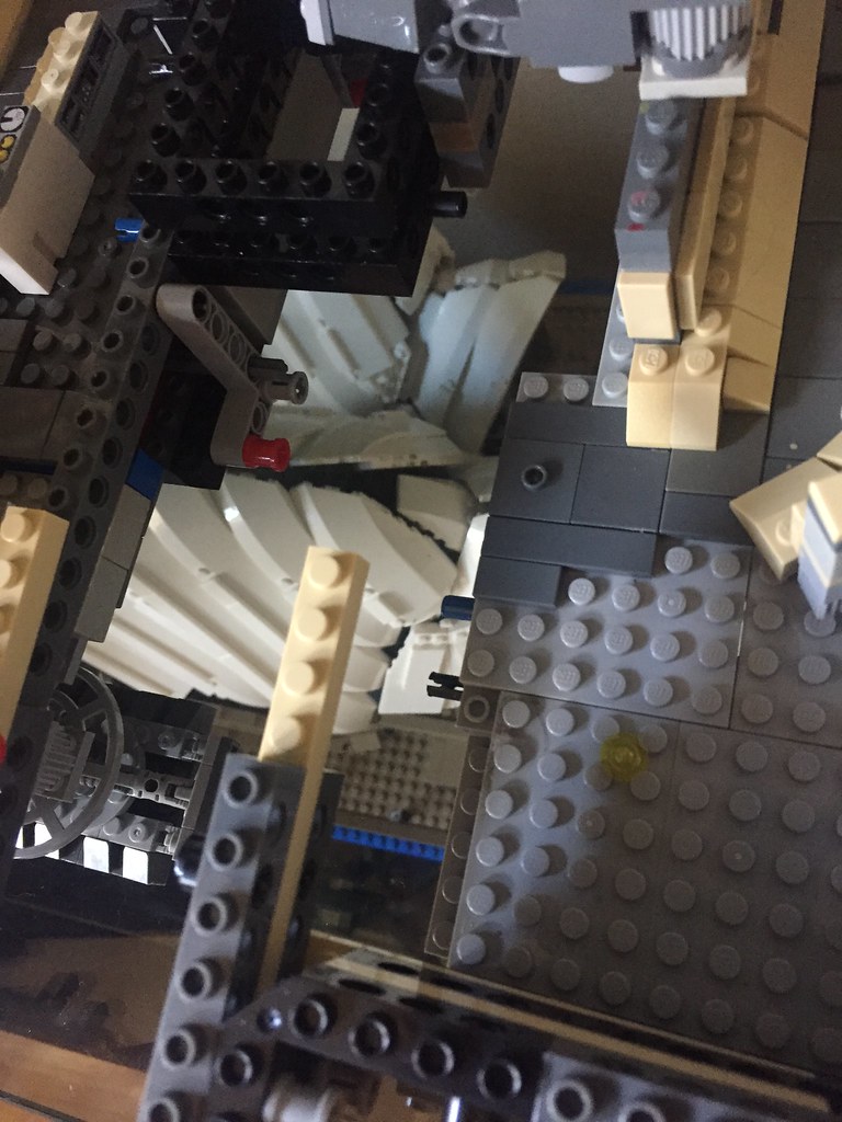 Going for broke on the Millennium Falcon, redoing the whole entire skeleton by seeing someone starting to do it on Eurobricks.