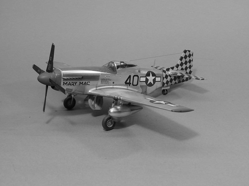 MT: P-51 D Mustang " MARY MAC" Hasegawa 1/48 40010437940_4af0fcf77b_c