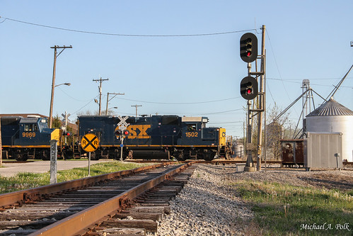 csxt gp15t emd gp40wh2 geomoetry inspection train passenger car monon signals baltimore ohio color position light depot indiana subdivision