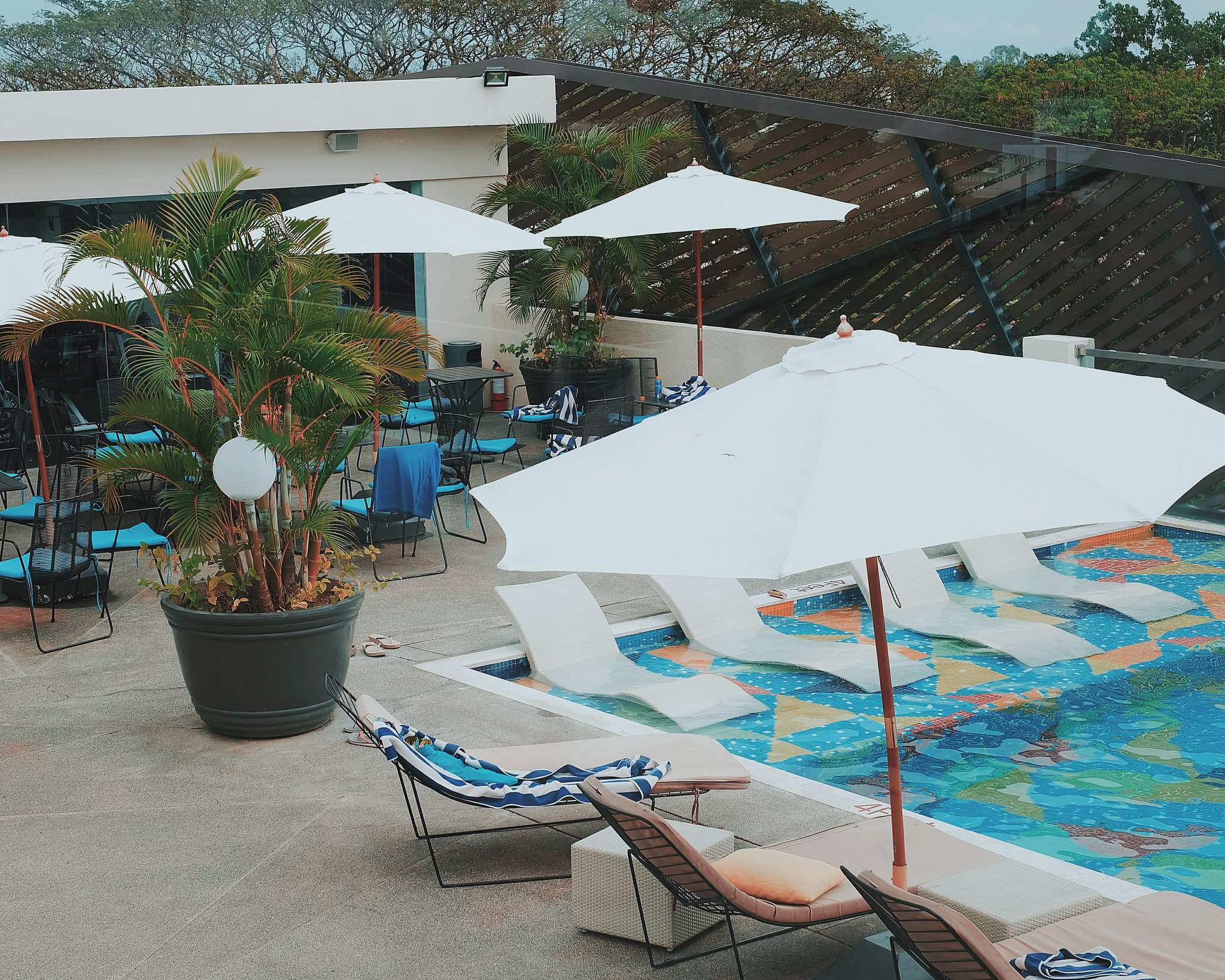 Hue Hotel Palawan Pool