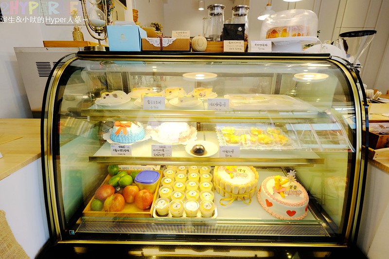 拉拉手lalaso cafe│是客製化蛋糕甜點工作室、也是日式小清新咖啡店，鬧中取靜又不限時的愜意空間棒棒噠～ @強生與小吠的Hyper人蔘~