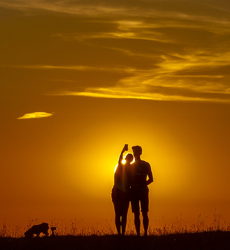 selfie couple ngc flickr fflickr swindon wiltshire barbury golden dog sihouette red sky sun setting barburycastle amazing light scenic scenery shadow nikon d600 fx