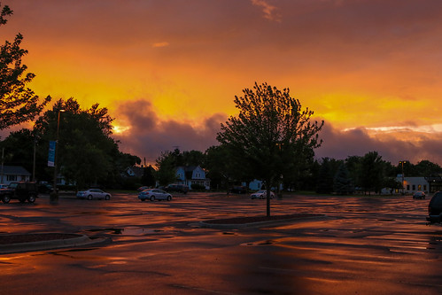 sunset janesville wisconsin canon 7d markii clouds parking lot