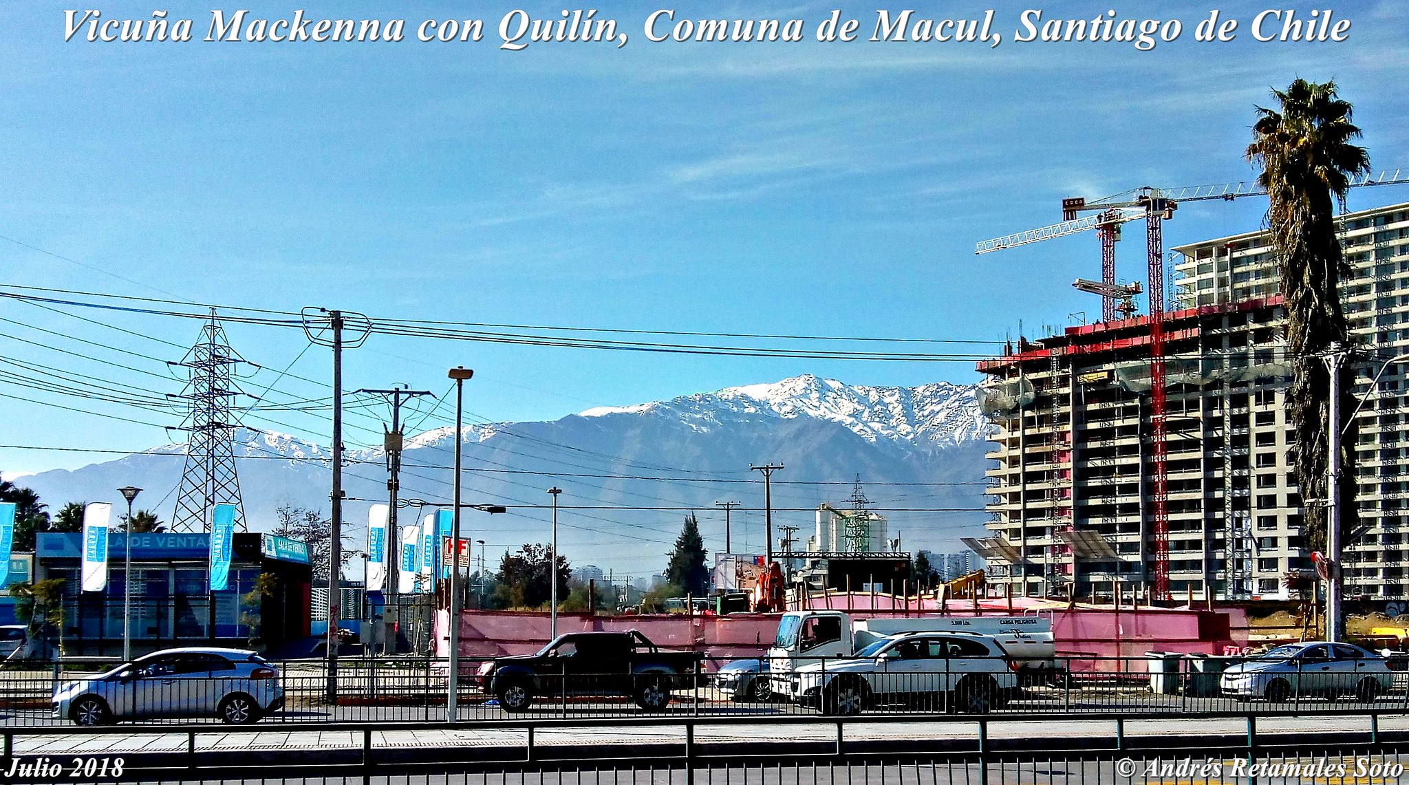 Vicuña Mackenna con Quilín, Comuna de Macul, Santiago de Chile, julio 2018. Vista hacia el oriente