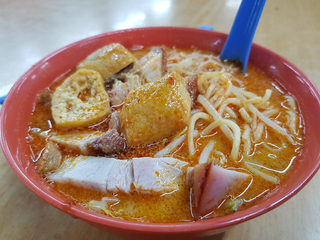烧肉咖喱面 Roasted Potk Curry Noodle $6 @ 美佳鸿运海鲜餐室 Restaurant Megah Good Luck SS24