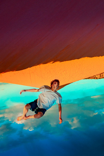 jump salto flying volando sky cielo clouds nubes upsidedown dune dunas sunset atardecer