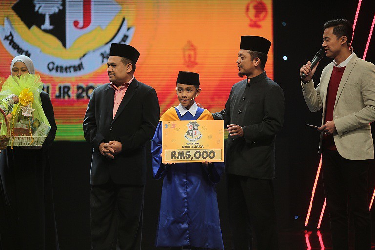 Wakil Yayasan Al Huffaz Iaitu Qari Adham &Amp; Qari Uzair Telah Dinobatkan Sebagai Naib Juara (2)