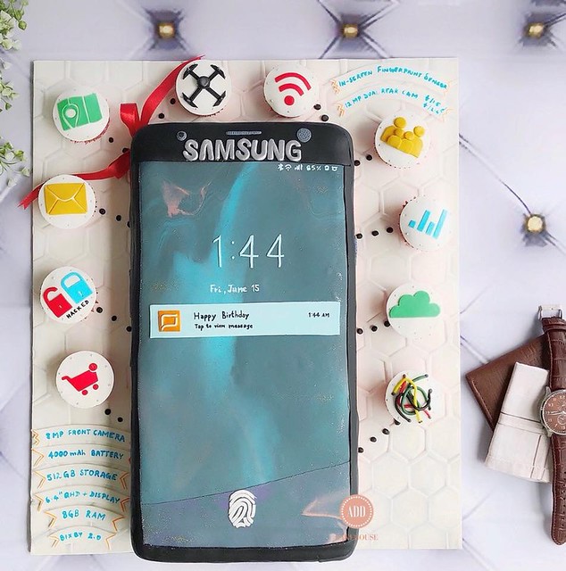 Samsung Smartphone by Sarbjit Kaur of ADD Bakehouse - A Dash of Dream